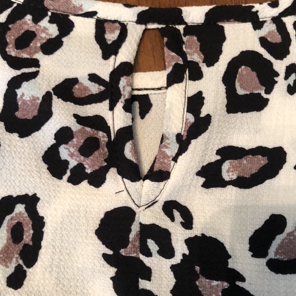 Leopard Key Hole three quarter length top - Picture 6 of 6